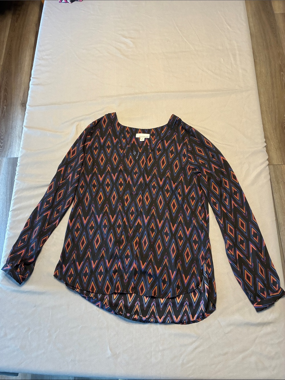 Allison Joy Black Geometric Diamond Print Long Sleeve Blouse